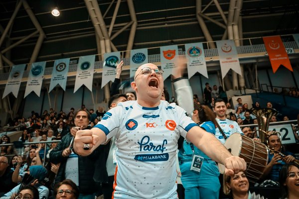 Welche Outdoor-Sportarten fördern die Teamarbeit am stärksten?